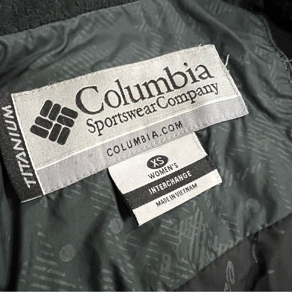 Columbia Titanium Woman’s puffer jacket black size XS - Picture 3 of 12